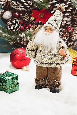 포토 JPG 해외이미지 디자인 배너 계절 행복 종교 백그라운드 크리스마스장식 크리스마스 겨울 공 유리 벽지 휴가 불꽃 새로움 기념 선물 사람없음 장식 빨간색 빛 장난감 산타클로스 축제 장식볼 흰색 축하 인사 원형 신용카드 12월 연도 서리 엽서 노엘 여의주 카피스페이스 클라우스 해외202004 해외포토 도형 기념일 감정 컬러 컨셉 재질 불 금융 공백 예절 날짜 편지 파일형식 이미지허브