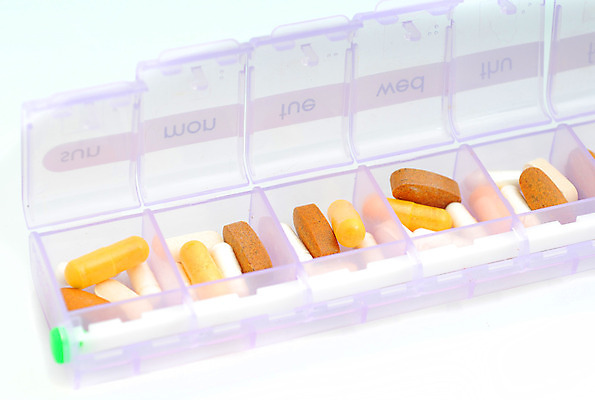 포토 JPG 해외이미지 건강 사람없음 알약 약 일주일 컨테이너 조언 해외202004 해외포토 산업 의학 파일형식 이미지허브