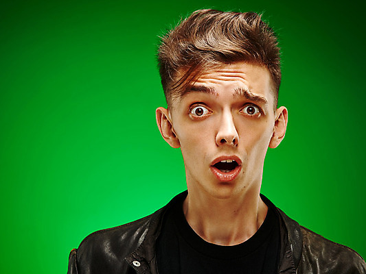 포토 JPG 해외이미지 백인 라이프스타일 남자 행복 감정 얼굴 한명 웃음 사람 성인 10대 가로 머리 표현 긍정 해외202004 해외포토 서양인 1 컨셉 청소년 표정 생활 신체부위 파일형식 이미지허브