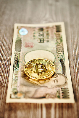 포토 JPG 스튜디오촬영 돈 실내 사람없음 아웃포커스 동전 엔 오브젝트 가상 가상화폐 국내포토 촬영기법 내부 재산 파일형식