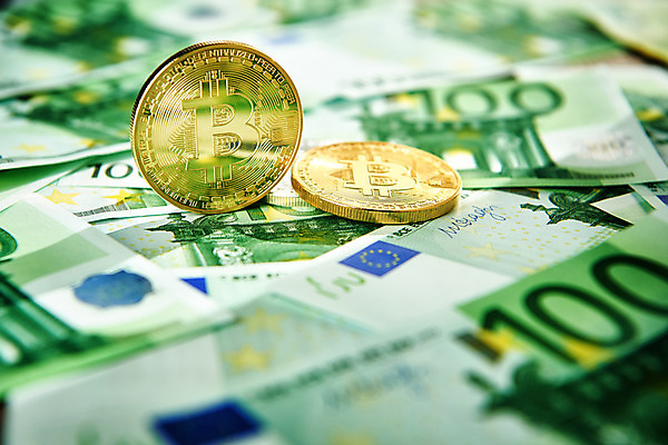 포토 JPG 스튜디오촬영 돈 실내 사람없음 아웃포커스 동전 유로 오브젝트 가상 가상화폐 국내포토 촬영기법 내부 재산 파일형식