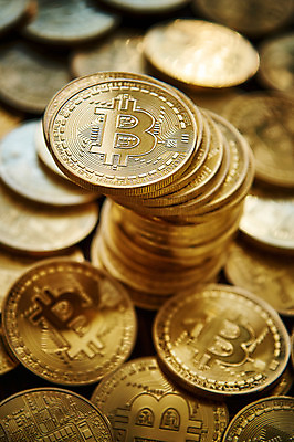 포토 JPG 스튜디오촬영 돈 실내 사람없음 아웃포커스 쌓기 동전 여러개 오브젝트 가상 가상화폐 국내포토 다수 모션 촬영기법 내부 재산 파일형식