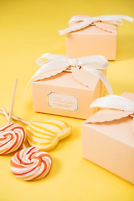 포토 JPG 스튜디오촬영 리본 화이트데이 실내 막대사탕 선물 사람없음 선물상자 오브젝트 국내포토 데이이벤트 사탕 내부 상자 파일형식