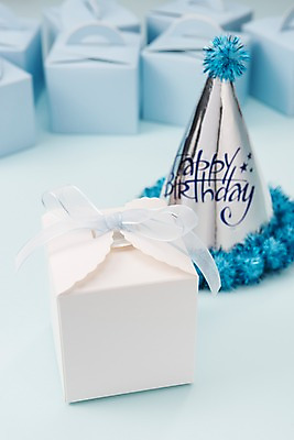 포토 JPG 스튜디오촬영 실내 선물 사람없음 선물상자 고깔모자 생일 오브젝트 국내포토 모자_잡화 기념일 내부 상자 파일형식