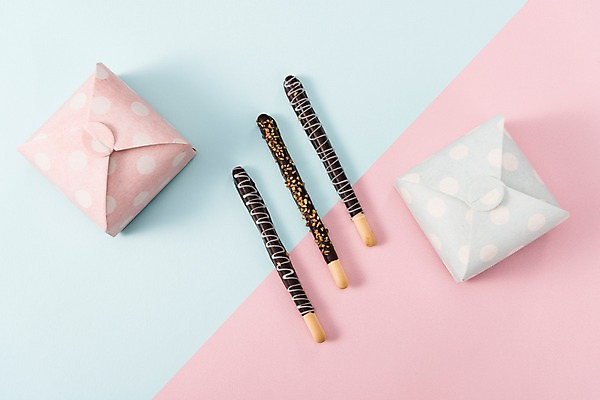 포토 JPG 스튜디오촬영 실내 선물 사람없음 선물상자 오브젝트 빼빼로 빼빼로데이 국내포토 데이이벤트 디저트 내부 상자 막대과자 파일형식