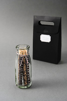 포토 JPG 스튜디오촬영 유리병 실내 선물 사람없음 선물상자 오브젝트 빼빼로 빼빼로데이 국내포토 데이이벤트 병_용기 디저트 내부 상자 막대과자 파일형식