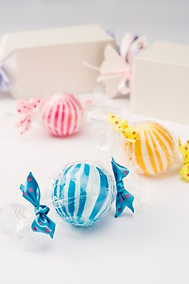 포토 JPG 스튜디오촬영 화이트데이 실내 선물 사람없음 선물상자 오브젝트 알사탕 국내포토 데이이벤트 사탕 내부 상자 파일형식