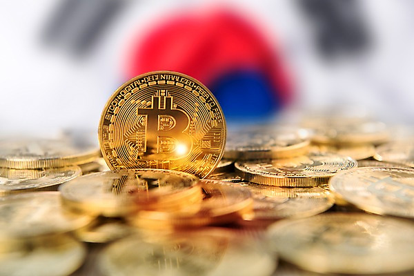 JPG 편집이미지 돈 사람없음 아웃포커스 금융 3D 디지털 동전 태극기 디지털합성 투자 가상화폐 블록체인 편집3D 비즈니스 촬영기법 경제 재산 국기 파일형식 4차산업