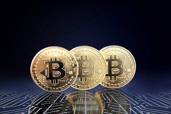 JPG 편집이미지 돈 사람없음 금융 반사 3D 디지털 동전 회로판 디지털합성 투자 가상화폐 편집3D 비즈니스 경제 재산 파일형식