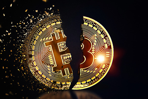 JPG 편집이미지 조각 돈 사람없음 금융 3D 손상 디지털합성 가상화폐 소멸 편집3D 컨셉 경제 재산 파일형식