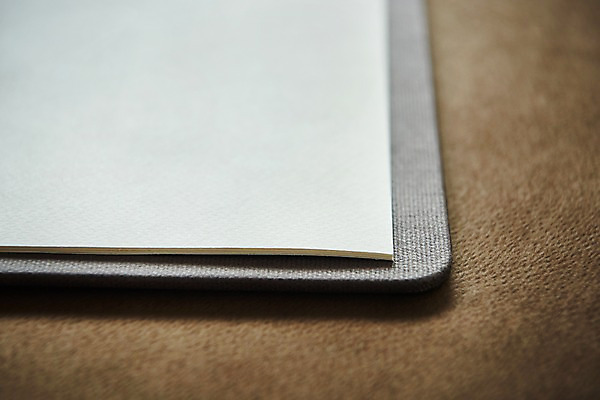 포토 JPG 종이 프레임 근접촬영 사람없음 목재 아웃포커스 공책 책상 목업 국내포토 나무 뷰포인트 가구 재료 문구용품 촬영기법 파일형식