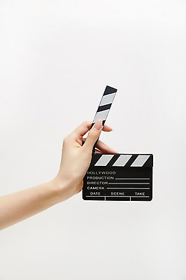 포토 JPG 스튜디오촬영 손 여자 한손 실내 한명 들기 손짓 20대 성인 신체부위 클래퍼보드 성인여자한명만 국내포토 1 모션 사람 청년 내부 여자한명만 성인여자만 파일형식