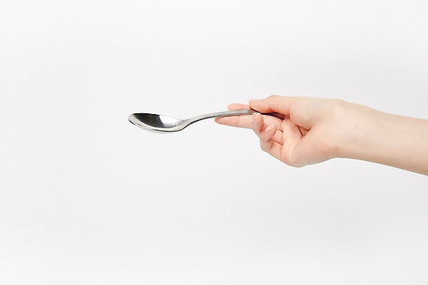 포토 JPG 스튜디오촬영 손 여자 한손 실내 한명 손짓 20대 성인 신체부위 숟가락 성인여자한명만 국내포토 1 모션 수저 사람 청년 내부 여자한명만 성인여자만 파일형식