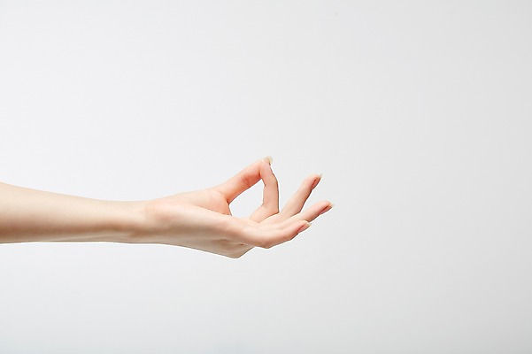 포토 JPG 스튜디오촬영 손 여자 돈 한손 실내 한명 손짓 20대 성인 신체부위 성인여자한명만 국내포토 1 모션 사람 청년 내부 재산 여자한명만 성인여자만 파일형식