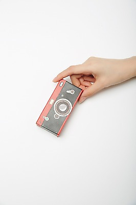 포토 JPG 스튜디오촬영 손 여자 한손 실내 한명 손짓 20대 성인 신체부위 모형 카메라 잡기 성인여자한명만 국내포토 1 모션 사람 청년 내부 전자제품 여자한명만 성인여자만 파일형식