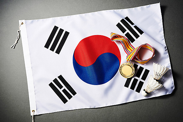 포토 JPG 스튜디오촬영 스포츠 실내 사람없음 운동 태극기 셔틀콕 메달 배드민턴 국내포토 스포츠용품 건강 내부 구기 국기 상_상패 파일형식