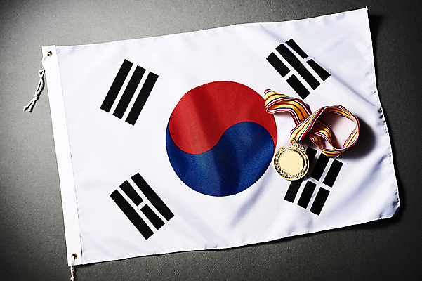포토 JPG 스튜디오촬영 스포츠 한국 실내 사람없음 운동 평화 태극기 메달 금메달 통일 국내포토 아시아 컨셉 건강 내부 국기 상_상패 파일형식