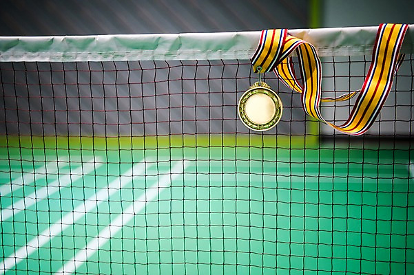 포토 JPG 스포츠 근접촬영 사람없음 아웃포커스 운동 네트 메달 배드민턴 금메달 배드민턴장 국내포토 뷰포인트 촬영기법 건강 구기 상_상패 파일형식
