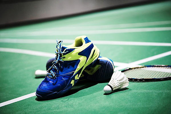 포토 JPG 스포츠 신발 근접촬영 사람없음 아웃포커스 운동 배드민턴라켓 셔틀콕 배드민턴 배드민턴장 국내포토 스포츠용품 뷰포인트 촬영기법 건강 구기 라켓 파일형식