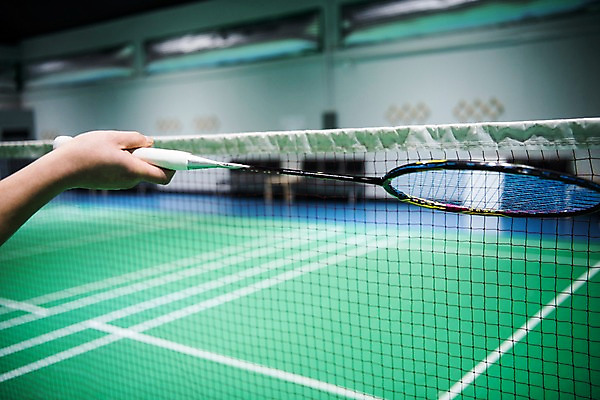 포토 JPG 손 스포츠 아웃포커스 신체부위 운동 배드민턴라켓 네트 배드민턴 배드민턴장 국내포토 촬영기법 건강 사람 구기 라켓 파일형식