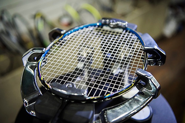 포토 JPG 줄 스포츠 사람없음 아웃포커스 운동 기계 배드민턴라켓 수리 배드민턴 국내포토 촬영기법 건강 구기 라켓 파일형식