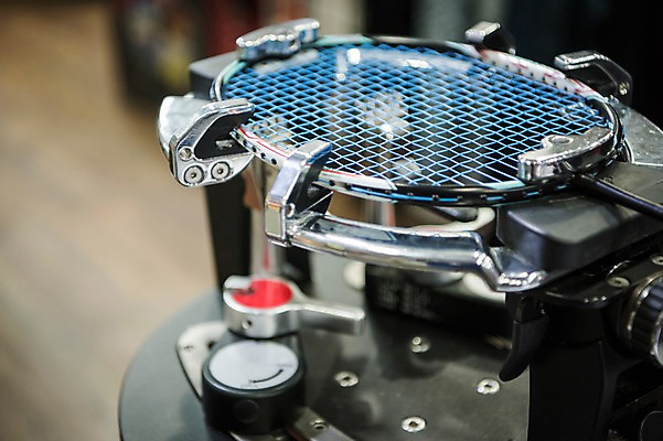 포토 JPG 줄 스포츠 사람없음 아웃포커스 운동 기계 배드민턴라켓 수리 배드민턴 국내포토 촬영기법 건강 구기 라켓 파일형식