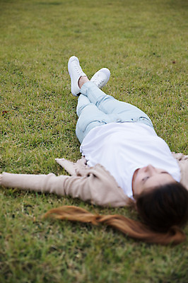포토 JPG 주간 전신 우먼라이프 공원 여자 휴식 한명 잔디 20대 성인 야외 아웃포커스 눕기 한국인 싱글라이프 성인여자한명만 국내포토 자연요소 식물 1 라이프스타일 공공시설 컨셉 모션 촬영기법 사람 동양인 청년 여자한명만 성인여자만 파일형식
