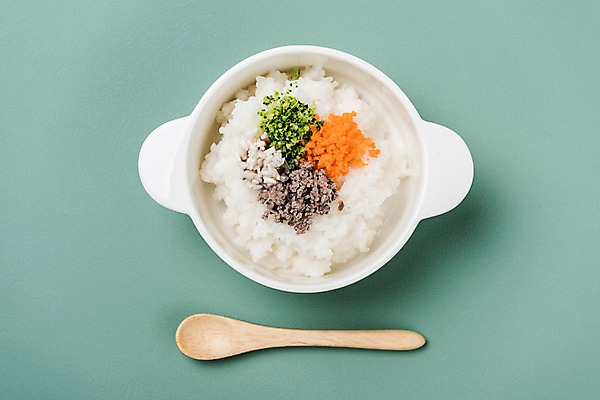 포토 JPG 스튜디오촬영 접시 음식 수저 실내 건강 사람없음 하이앵글 버섯 당근 소고기 브로콜리 유기농 이유식 국내포토 식기 웰빙 뷰포인트 채소 뿌리채소 육류 내부 파일형식