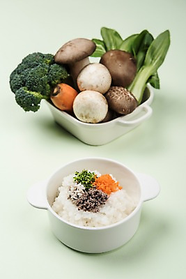 포토 JPG 스튜디오촬영 접시 음식 재료 실내 건강 사람없음 버섯 당근 브로콜리 유기농 청경채 이유식 국내포토 식기 웰빙 채소 뿌리채소 내부 파일형식