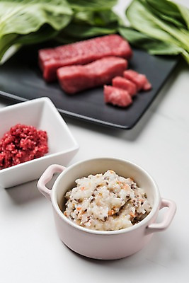 포토 JPG 스튜디오촬영 접시 음식 실내 건강 사람없음 소고기 유기농 청경채 이유식 국내포토 식기 웰빙 채소 육류 내부 파일형식