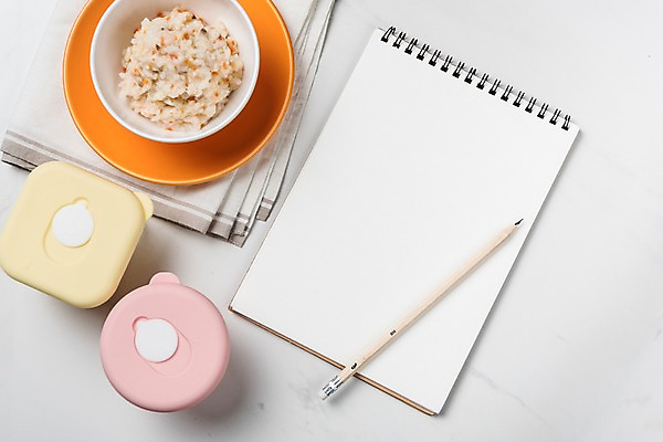 포토 JPG 스튜디오촬영 접시 음식 실내 건강 사람없음 하이앵글 연필 공책 용기 유기농 레시피 이유식 국내포토 그릇 식기 웰빙 뷰포인트 문구용품 학용품 내부 필기구 파일형식