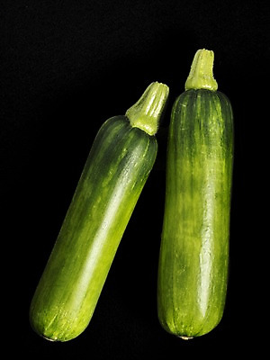 포토 JPG 웰빙 채소 검은배경 누끼 사람없음 신선 유기농 애호박 국내포토 백그라운드 호박 검은색 파일형식