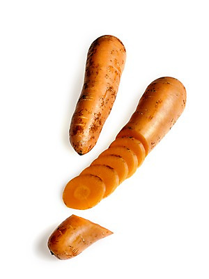 포토 JPG 스튜디오촬영 웰빙 채소 실내 누끼 사람없음 당근 신선 흰배경 유기농 슬라이스 국내포토 백그라운드 뿌리채소 내부 흰색 파일형식