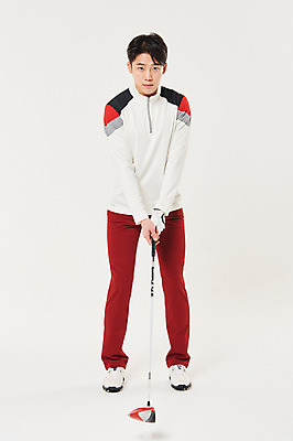 포토 JPG 스튜디오촬영 전신 응시 남자 스포츠 골프 실내 한명 서기 20대 성인 앞모습 청춘 골프채 한국인 스윙 성인남자한명만 국내포토 1 시선 뷰포인트 포즈 컨셉 모션 골프용품 사람 동양인 청년 내부 구기 남자한명만 성인남자만 파일형식