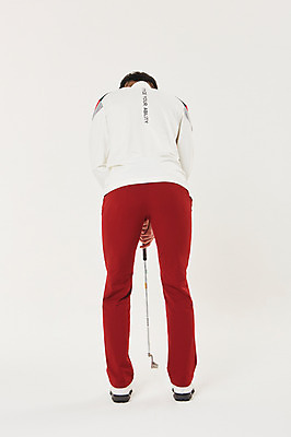 포토 JPG 스튜디오촬영 전신 남자 스포츠 골프 실내 한명 서기 20대 성인 뒷모습 청춘 골프채 한국인 샷 성인남자한명만 국내포토 1 뷰포인트 컨셉 모션 자세 골프용품 사람 동양인 청년 내부 구기 남자한명만 성인남자만 파일형식