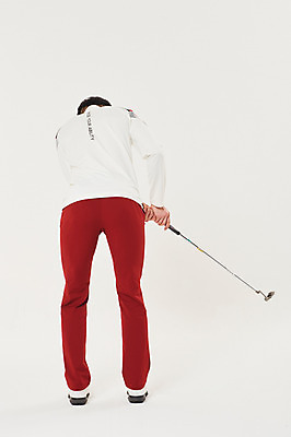 포토 JPG 스튜디오촬영 전신 남자 스포츠 골프 실내 한명 서기 20대 성인 뒷모습 청춘 골프채 한국인 잡기 샷 성인남자한명만 국내포토 1 뷰포인트 컨셉 모션 자세 골프용품 사람 동양인 청년 내부 구기 남자한명만 성인남자만 파일형식