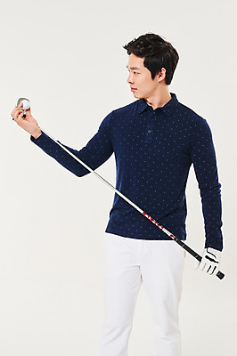 포토 JPG 스튜디오촬영 전신 응시 남자 스포츠 골프 골프공 실내 한명 서기 들기 20대 성인 앞모습 청춘 골프채 한국인 잡기 성인남자한명만 국내포토 1 시선 뷰포인트 컨셉 공 모션 골프용품 사람 동양인 청년 내부 구기 남자한명만 성인남자만 파일형식