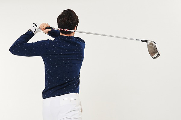 포토 JPG 스튜디오촬영 남자 스포츠 골프 실내 한명 서기 들기 상반신 20대 성인 뒷모습 청춘 골프채 한국인 스윙 성인남자한명만 국내포토 1 뷰포인트 포즈 컨셉 모션 골프용품 사람 동양인 청년 내부 구기 남자한명만 성인남자만 파일형식