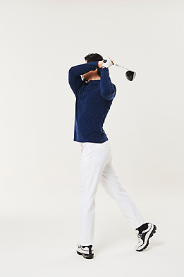 포토 JPG 스튜디오촬영 전신 남자 스포츠 포즈 골프 실내 한명 서기 들기 20대 성인 옆모습 청춘 골프채 한국인 잡기 스윙 성인남자한명만 국내포토 1 뷰포인트 컨셉 모션 골프용품 사람 동양인 청년 내부 구기 남자한명만 성인남자만 파일형식