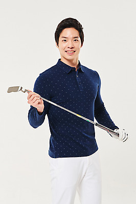 포토 JPG 스튜디오촬영 남자 스포츠 골프 실내 한명 서기 미소 들기 상반신 20대 성인 앞모습 청춘 골프채 한국인 잡기 성인남자한명만 국내포토 1 뷰포인트 컨셉 모션 골프용품 표정 사람 동양인 청년 내부 구기 남자한명만 성인남자만 파일형식