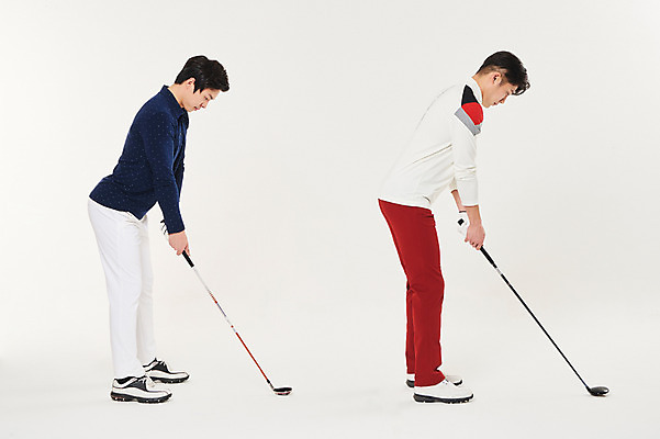 포토 JPG 스튜디오촬영 전신 응시 남자 스포츠 골프 실내 서기 20대 성인 두명 옆모습 골프채 한국인 준비 성인남자만 국내포토 시선 뷰포인트 모션 골프용품 사람 동양인 청년 내부 구기 남자만 성인만 파일형식