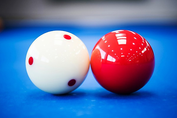 포토 JPG 스포츠용품 스포츠 실내 근접촬영 사람없음 파란색 두개 당구 오브젝트 당구공 당구용품 당구대 당구장 국내포토 뷰포인트 컬러 2 공 내부 구기 파일형식