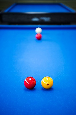 포토 JPG 스포츠용품 스포츠 실내 근접촬영 사람없음 파란색 여러개 당구 오브젝트 당구공 당구용품 당구대 당구장 국내포토 뷰포인트 컬러 다수 공 내부 구기 파일형식