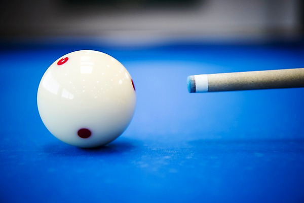 포토 JPG 스포츠용품 스포츠 실내 근접촬영 사람없음 파란색 한개 당구 오브젝트 큐 당구공 당구용품 당구대 당구채 당구장 국내포토 1 뷰포인트 컬러 공 내부 구기 파일형식