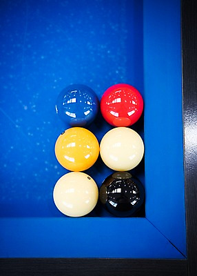 포토 JPG 스포츠용품 스포츠 실내 근접촬영 사람없음 파란색 컬러풀 여러개 코너 당구 오브젝트 당구공 당구용품 당구대 국내포토 뷰포인트 컬러 다수 공 내부 구기 파일형식