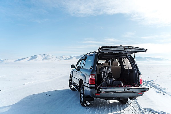 포토 JPG 주간 아시아 여행 겨울 자동차 하늘 산 사람없음 야외 설원 눈 몽골 자동차트렁크 국내포토 자연요소 계절 나라 육상교통 날씨 눈_날씨 파일형식