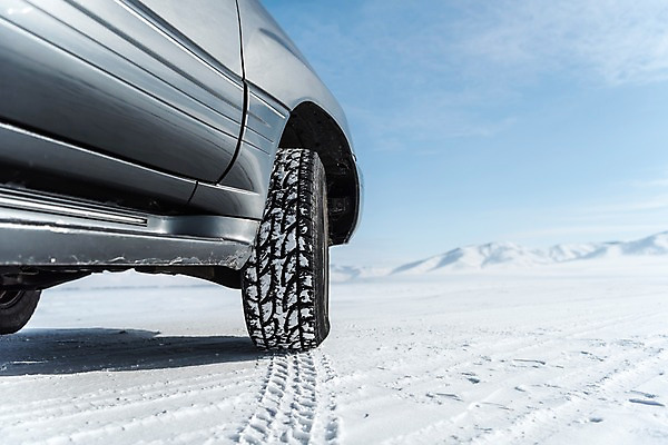 포토 JPG 주간 아시아 여행 겨울 자동차 하늘 산 사람없음 야외 설원 눈 몽골 바퀴자국 타이어 국내포토 자연요소 계절 나라 육상교통 자국 날씨 눈_날씨 파일형식