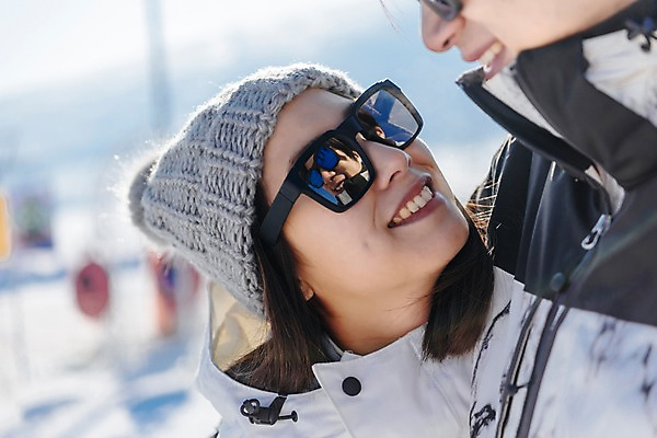 포토 JPG 주간 커플 응시 여자 남자 겨울 스키장 서기 미소 상반신 20대 성인 야외 두명 앞모습 옆모습 반사 다정 한국인 눈 몽골 성인만 국내포토 자연요소 시선 계절 아시아 뷰포인트 컨셉 관계 모션 날씨 표정 사람 동양인 청년 파일형식