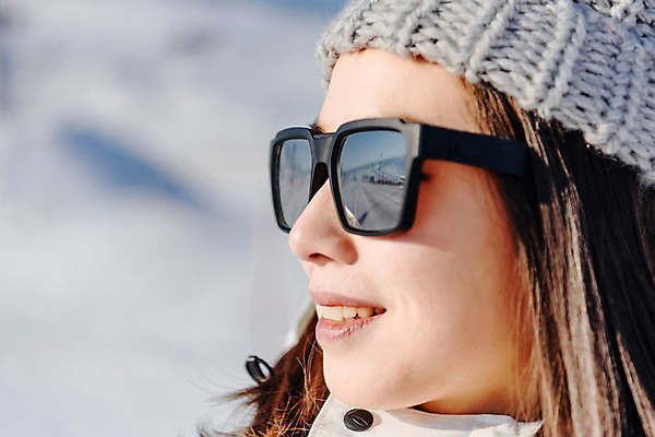 포토 JPG 주간 응시 여자 얼굴 겨울 스키장 한명 미소 근접촬영 20대 성인 야외 옆모습 선글라스 한국인 눈 몽골 성인여자한명만 국내포토 자연요소 1 시선 계절 아시아 안경 뷰포인트 날씨 표정 사람 동양인 청년 신체부위 여자한명만 성인여자만 파일형식