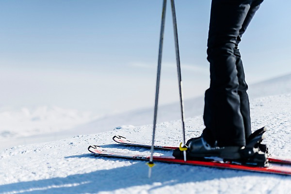 포토 JPG 주간 여자 겨울 스키 스키장 한명 서기 20대 성인 야외 옆모습 한국인 하반신 눈 몽골 성인여자한명만 국내포토 자연요소 1 계절 아시아 뷰포인트 모션 날씨 겨울스포츠 사람 동양인 청년 여자한명만 성인여자만 파일형식